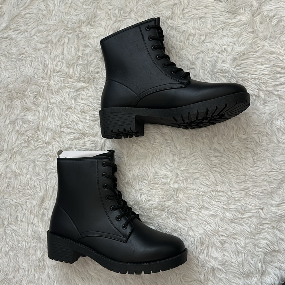 Sugar - black combat boots